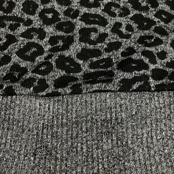 BCBGMAXAZRIA gray and black Animal Print Sweater size small - Picture 3 of 6